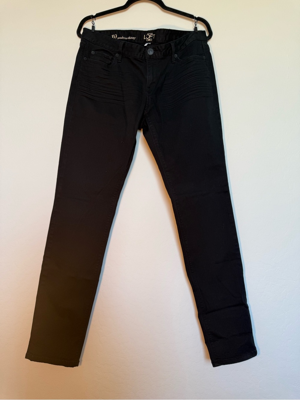 Ann Taylor Women’s Black Skinny Jeans